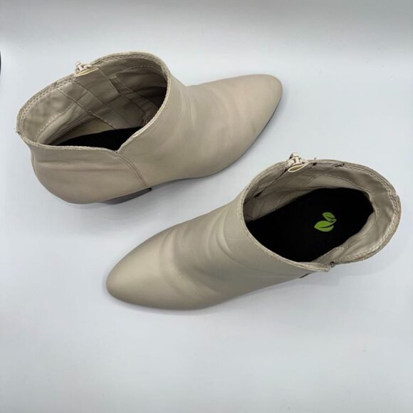 Aldo Ivory Genuine Leather Stacked Heel Boots Booties Size 9 - Picture 2 of 7